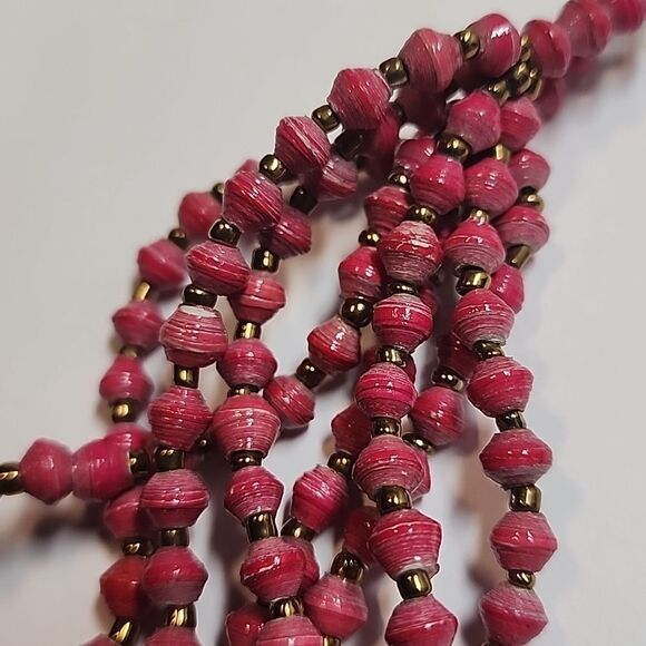 Teng Yue Elegant Pink Paper Bead And Seed Bead Necklace - Picture 5 of 5